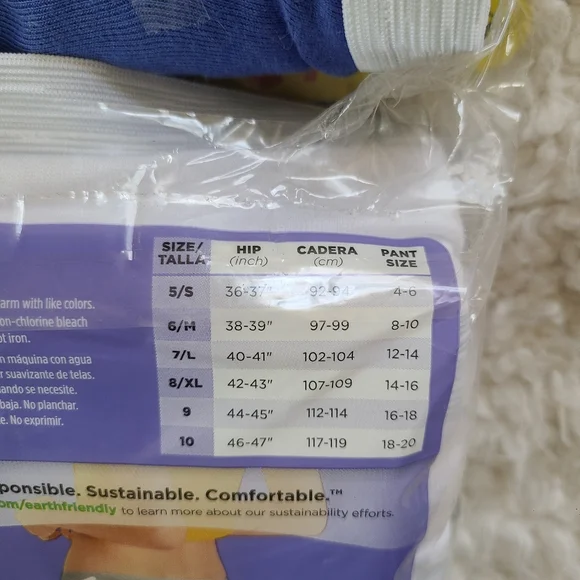 🆕️ hanes • cotton boyshorts panties - Picture 3 of 3